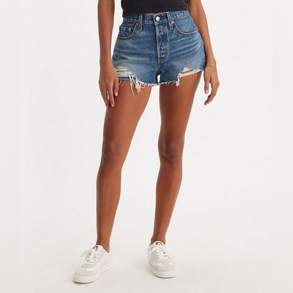 Levi's® Women’s 501 Original High Rise Distressed Hem Cut Off Shorts Size/25